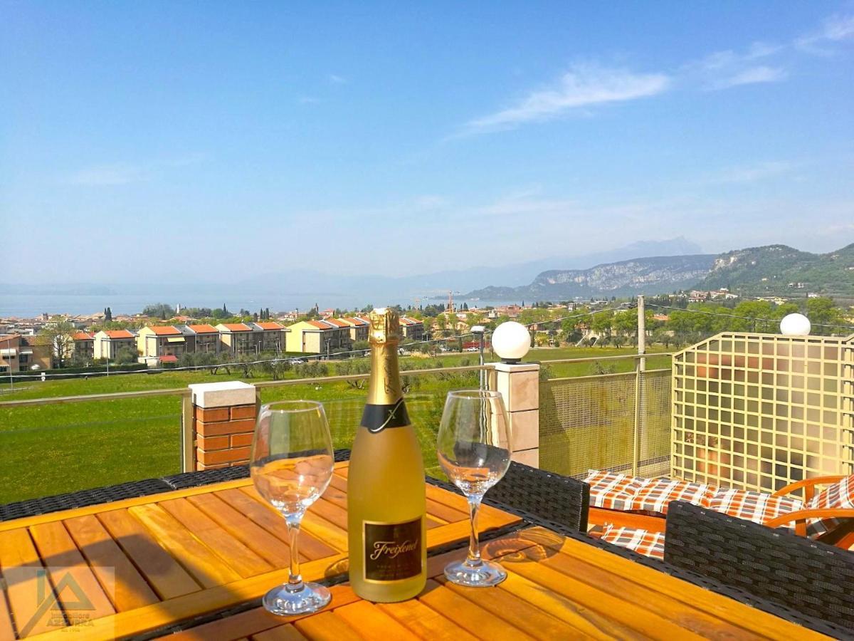 Casa Chiare - Immobiliare Azzurra Apartment Бардолино Екстериор снимка