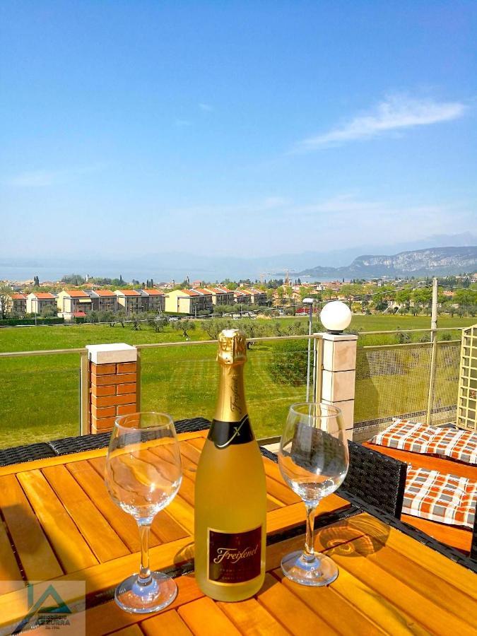 Casa Chiare - Immobiliare Azzurra Apartment Бардолино Екстериор снимка